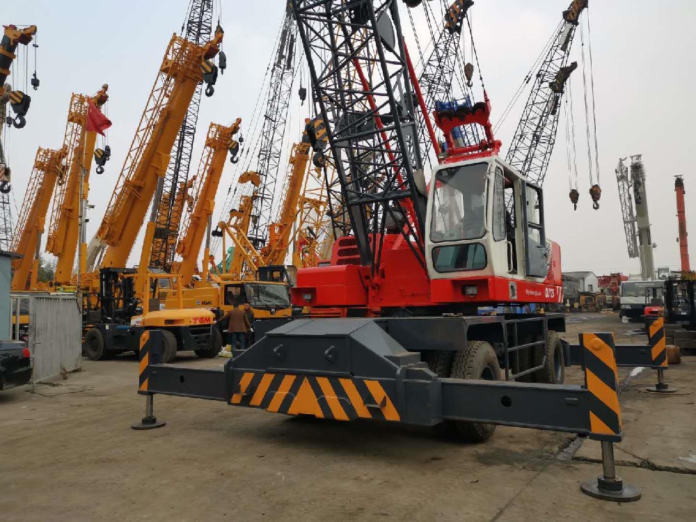 輪胎式起重機的哪些部件容易受損？